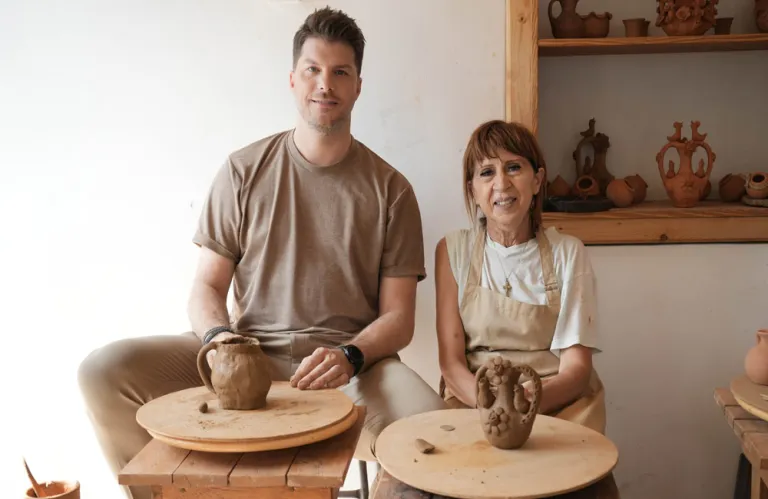 «Πατάτα Αυγορίτικη, στον Κάθηκα σταφύλι, Παττίχα εις στ' Ακάκι μας, φάε να 'μαστε φίλοι»