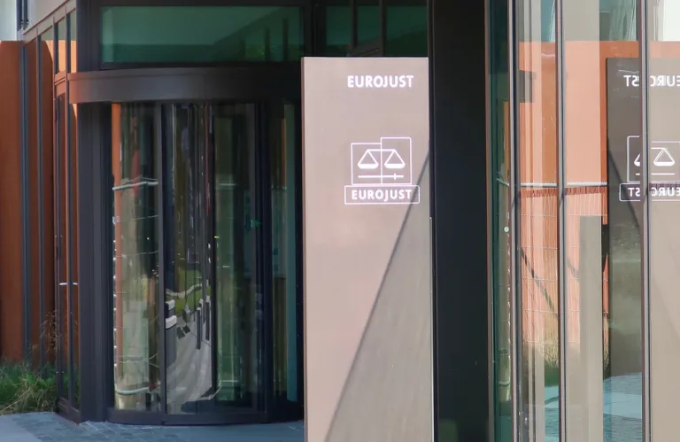 Δεν κοιμούνται