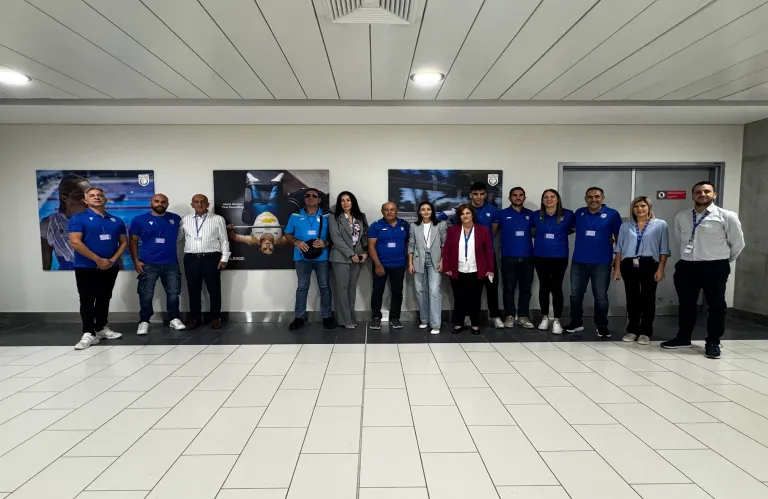 Εκθεση φωτογραφίας με τίτλο «Yes I Can» στο αεροδρόμιο Λάρνακας