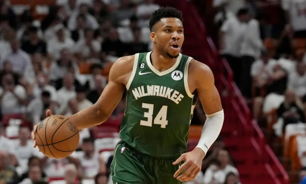 Σούπερ Giannis στη νικηφόρα πρεμιέρα των Μπακς στο NBA Cup