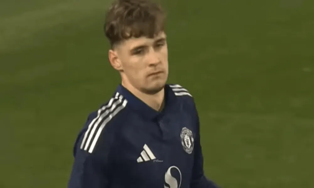 Η Μάντσεστερ Γιουνάιτεντ «επιστράτευσε» τον γιο του Ντάρεν Φλέτσερ για να σώσει ρεκόρ... 88 ετών