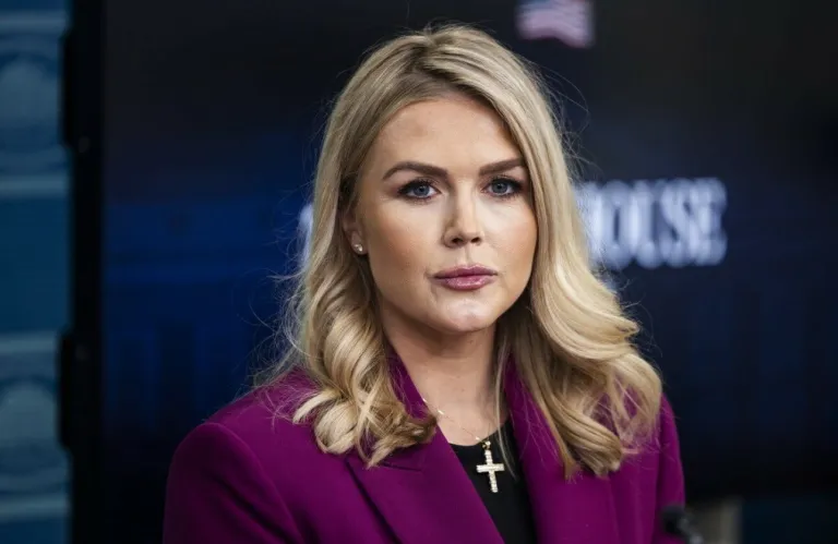 ΗΠΑ: Η εκπρόσωπος Τύπου του Λευκού Οίκου αποκάλεσε το BBC «μηχανή προπαγάνδας»