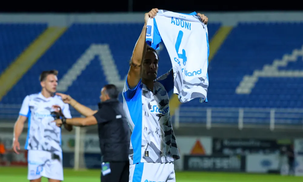 Ο Μάρκοβιτς σήκωσε ψηλά τη φανέλα του άτυχου Άδωνη