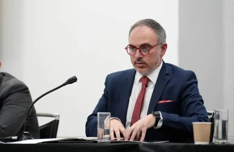 Casus belli η μη συμπερίληψη της Φανερωμένης: Μήνυμα δημάρχου Λευκωσίας στον υπουργό Οικονομικών για τον προϋπολογισμό του 2026