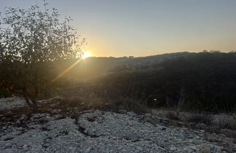 Οριοθετήθηκε η φωτιά μεταξύ Γιόλου και Δρύμου