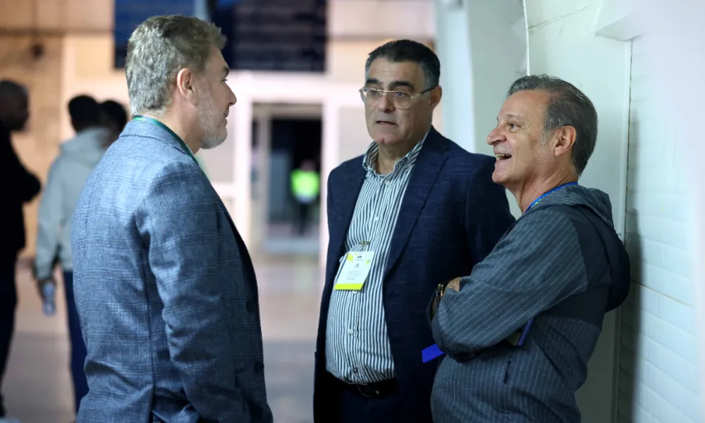 Τετ α τετ Παπασταύρου - Πετρίδη και χαμόγελο από τον δεύτερο