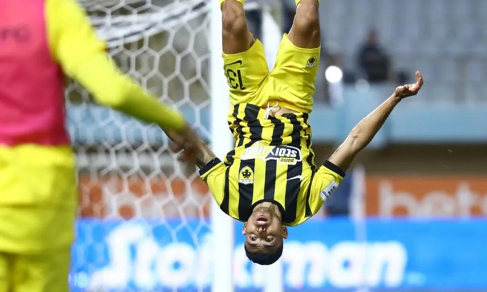 O Πινέδα χάρισε το διπλό στην ΑΕΚ