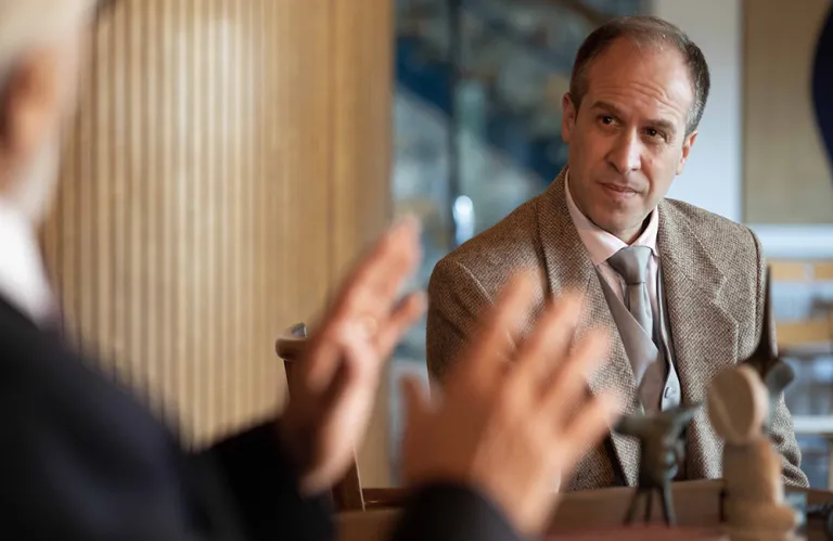 Ανδρέας Αραούζος: Το θέατρο ως πράξη επιμονής