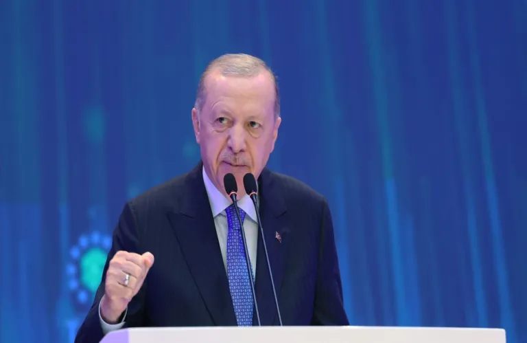 Πάνε Άγκυρα πριν τον Έρχιουρμαν οι εταίροι του Τατάρ – Η μπάλα του Κυπριακού στην πλευρά του Ερντογάν