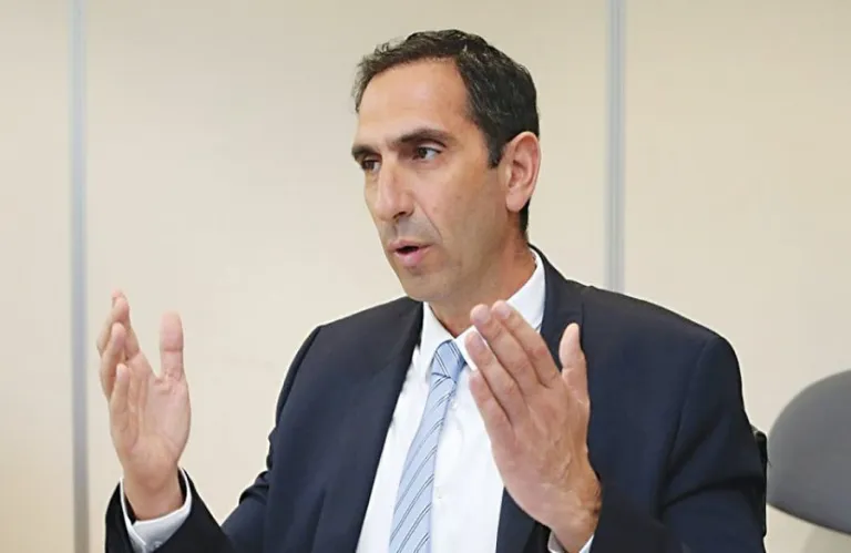 Σχεδόν €780 εκατ. ανέρχεται ο προϋπολογισμός του ΥΠΕΣ για το 2026 - Τι προτεραιότητες θέτει ο Ιωάννου