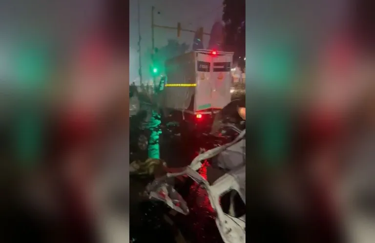 Ινδία: Έκρηξη κοντά στο Κόκκινο Φρούριο στο Νέο Δελχί - Νεκροί και τραυματίες (βίντεο)