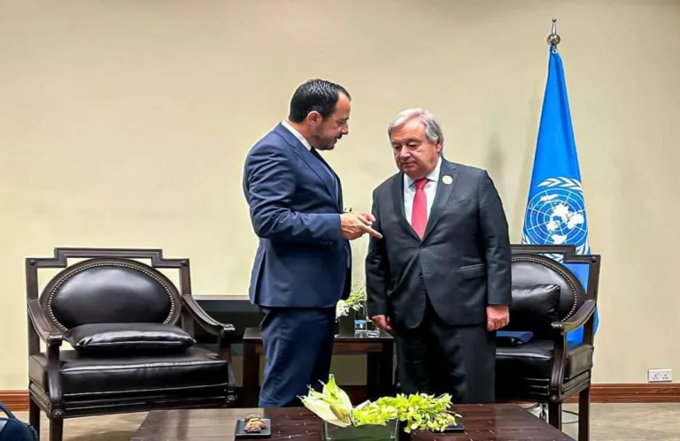 Ο μουδιασμένος Πρόεδρος Χριστοδουλίδης και τα κόμματα των social media