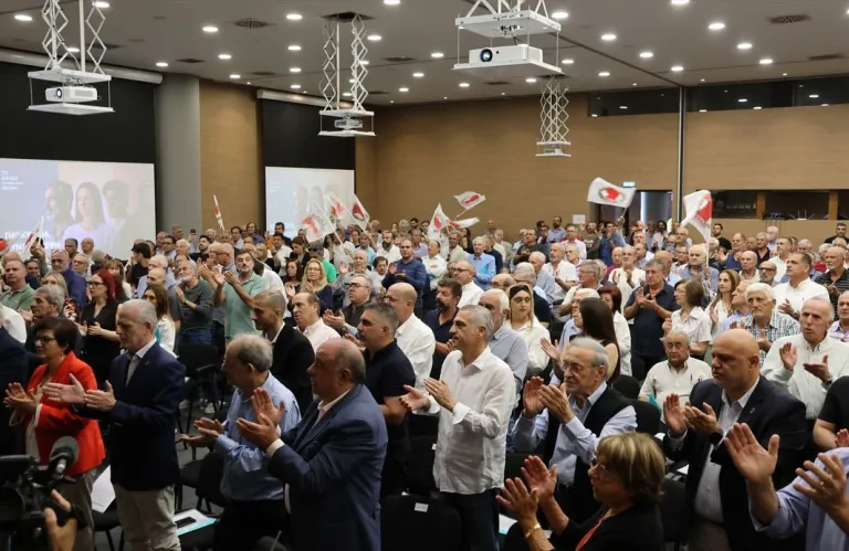 Ο Νίκος Αναστασίου απαντά στις επικρίσεις για αποκλεισμό πρώην στελεχών: «Ανοιχτές οι πόρτες της ΕΔΕΚ» (ηχητικό)