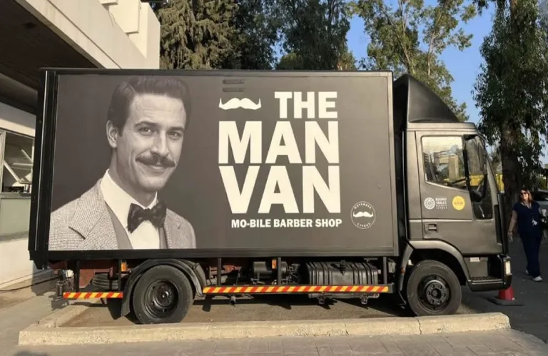 Ο Γιώργος Καραϊσκάκης προσκάλεσε το Movember Van για ξυρίσματα φιλανθρωπικού χαρακτήρα