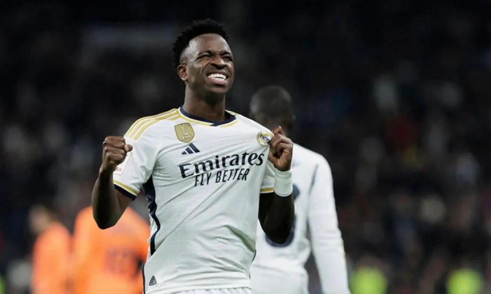 Βινίσιους σε οπαδούς της Ράγιο: «Δίνετε λεφτά για να με βλέπετε!»