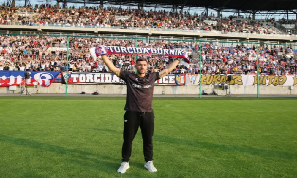 Ο 40χρονος Λούκας Ποντόλσκι δεν σκέφτεται ν' αποσυρθεί