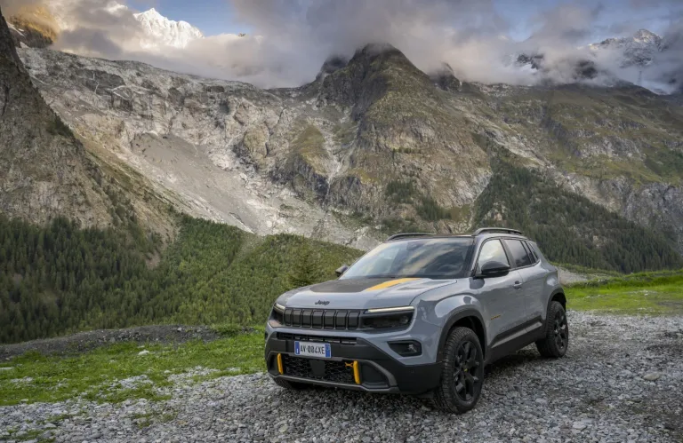 Jeep Avenger 4xe The North Face Edition - Όταν η περιπέτεια συναντά την τεχνολογία