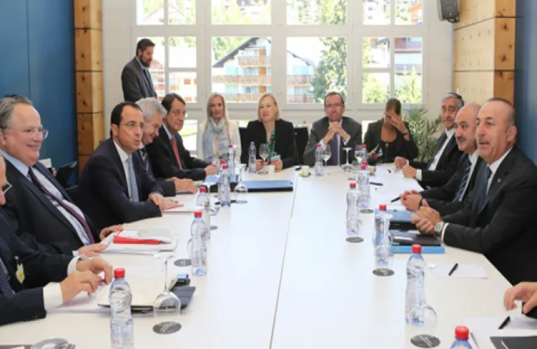 Οι δύο όψεις της ιστορίας