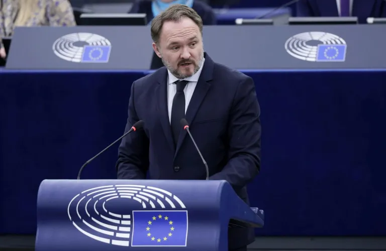 Επίτροπος Γιόργκενσεν: Θα συνεχίσουμε να προωθούμε το έργο της ηλεκτρικής διασύνδεσης