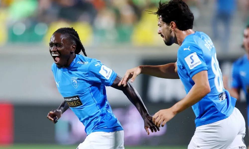 Oι «παλιοί» σηκώνουν το βάρος