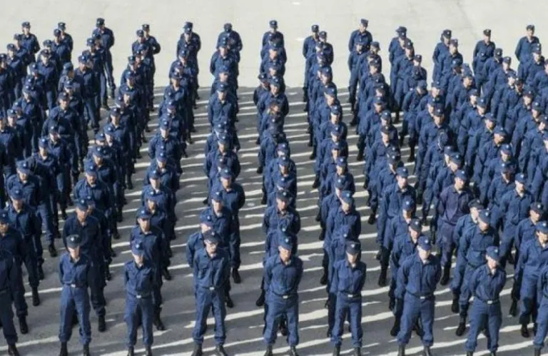 Συμμετοχή στα ψηφοδέλτια αποκτούν αστυνομικοί και πυροσβέστες