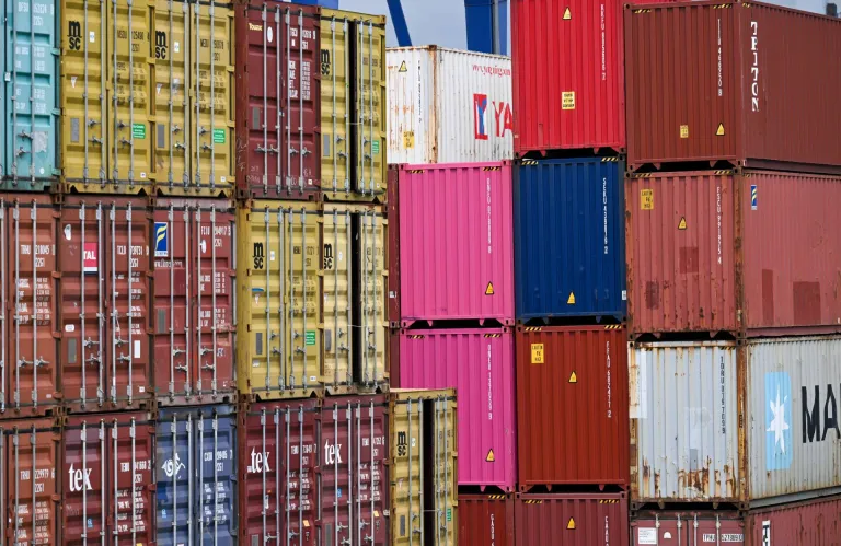 Η κυβέρνηση Τραμπ σκοπεύει να άρει δασμούς για την αντιμετώπιση της ακρίβειας στα τρόφιμα