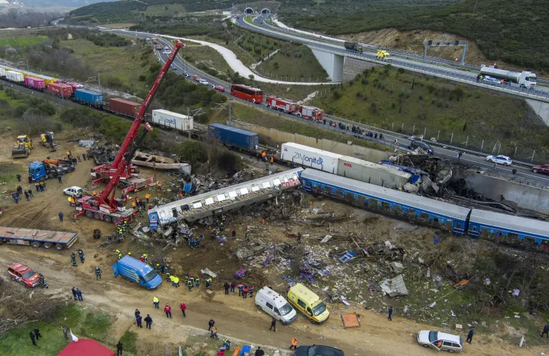 Τέμπη: Λήγει η προθεσμία για την εκταφή των σορών - Πόσοι γονείς θέλουν να προχωρήσουν