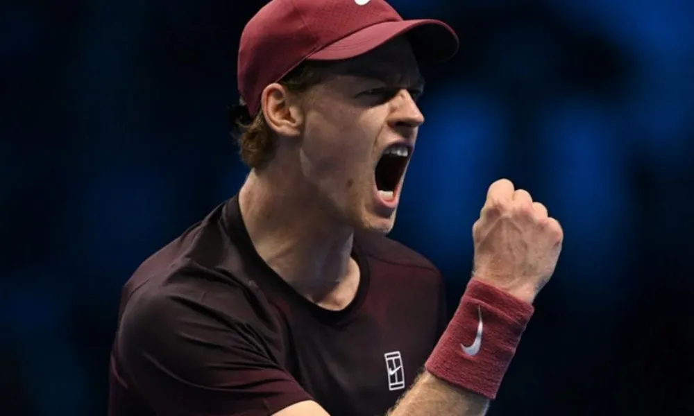 Στα ημιτελικά του ATP Finals 2025 ο Γιανίκ Σίνερ!