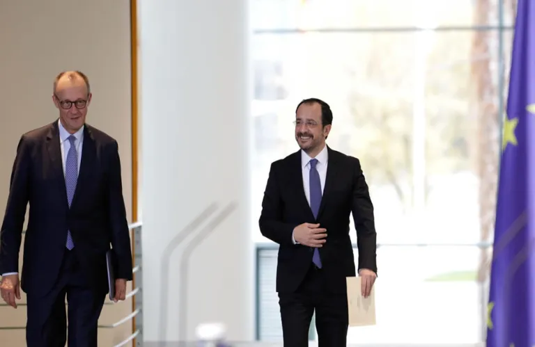 Όταν μια δύναμη της ΕΕ συναντά ένα μικρό κράτος-μέλος