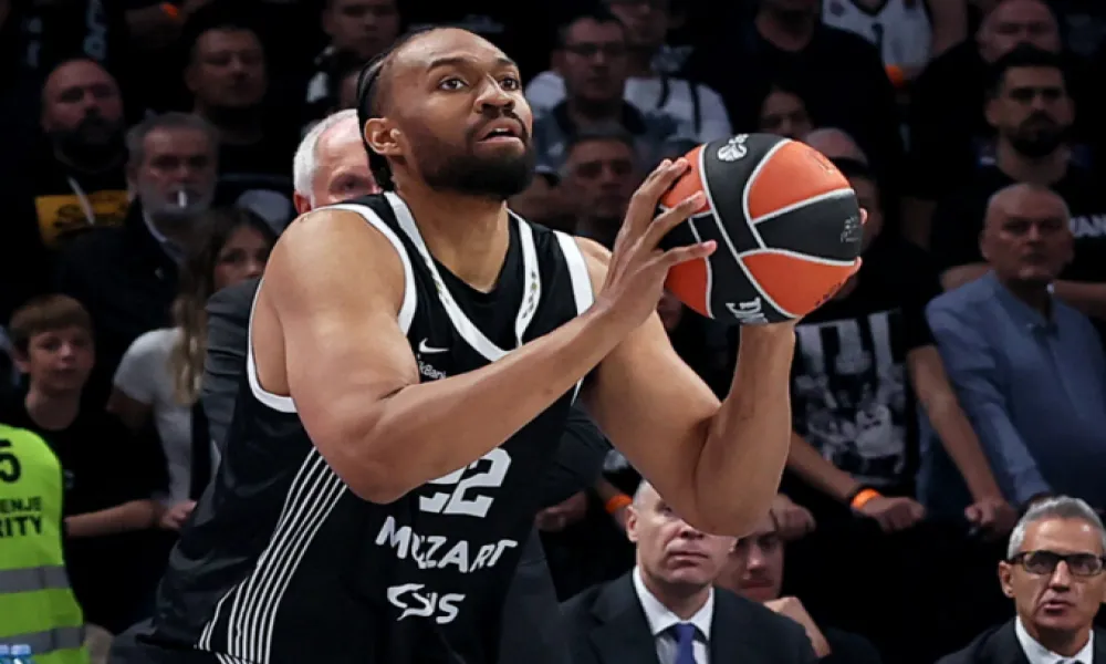 «Επιστρέφει στις προπονήσεις την Τρίτη ο Τζαμπάρι Πάρκερ»