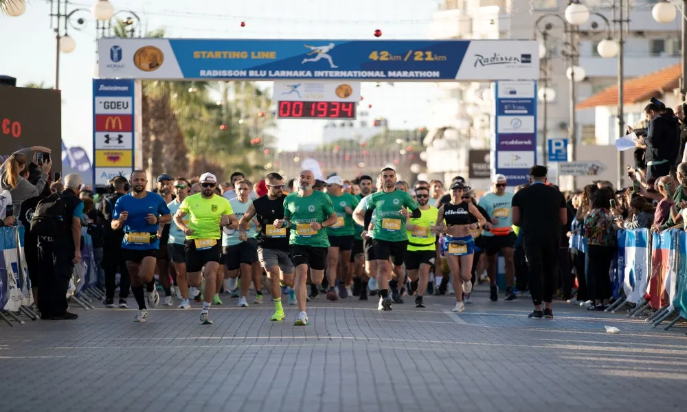 Ρεκόρ συμμετοχών και προσέλευσης θεατών στον Radisson Blu Διεθνή Μαραθώνιο Λάρνακας