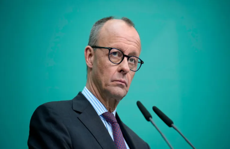 Η Γερμανία ήρε τους περιορισμούς στην πώληση όπλων στο Ισραήλ