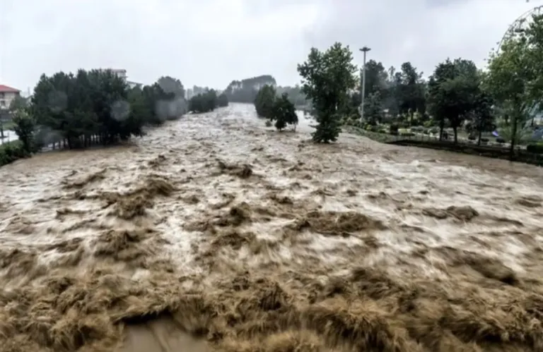 Βροχοπτώσεις και πλημμύρες στο δυτικό Ιράν εν μέσω της χειρότερης ξηρασίας των τελευταίων δεκαετιών