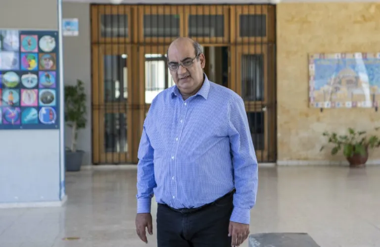 Οφείλει να απολογηθεί!