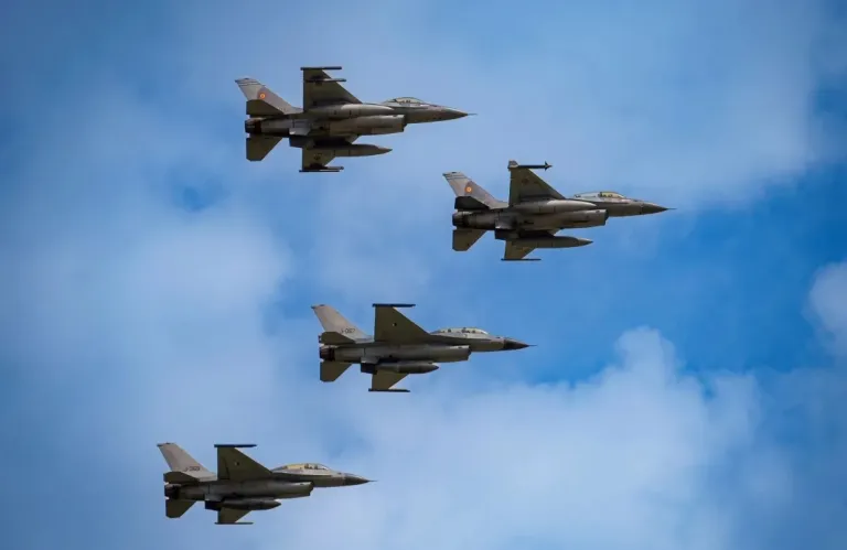 Συναγερμός στην Πολωνία: Απογείωση μαχητικών αεροσκαφών μετά από ρωσικές επιθέσεις στην Ουκρανία