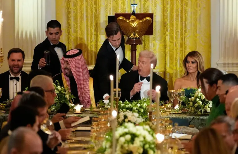 Ο Ρονάλντο, ο Μπιν Σαλμάν και ο Τραμπ: Όταν το ποδόσφαιρο συναντά τη γεωπολιτική