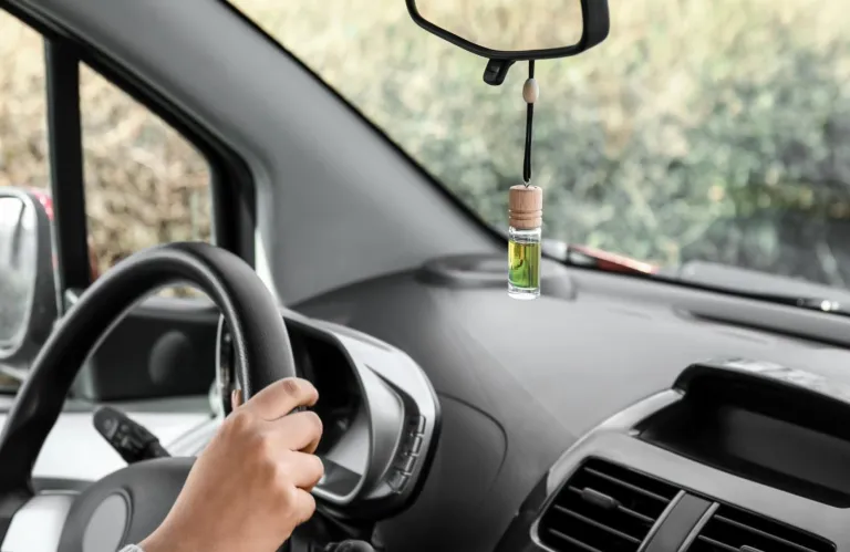 Όλοι μιλούν γι' αυτό το φθηνό αξεσουάρ - Γιατί πρέπει να το βγάλεις άμεσα από το αυτοκίνητό σου