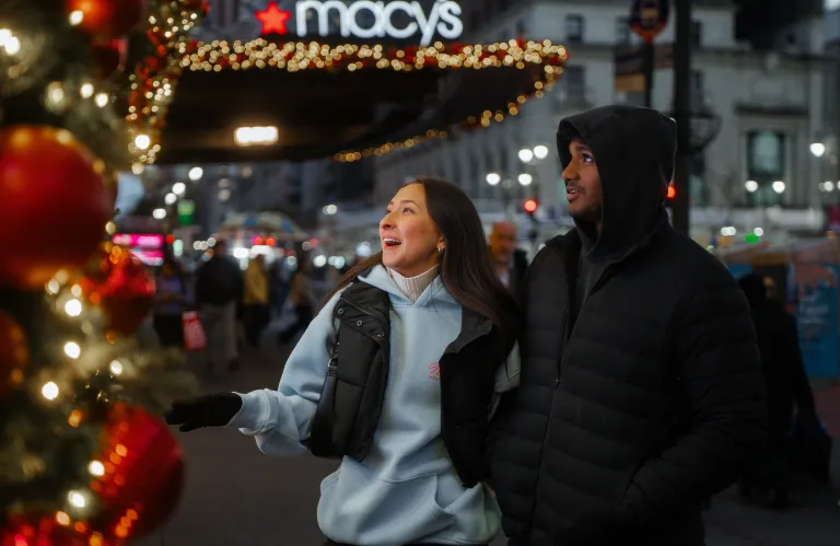 Γιορτινές εικόνες στο Herald Square