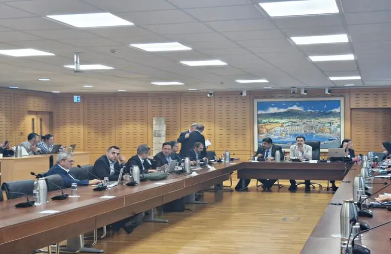 Από βουλευτές... διαπραγματευτές για την αξιολόγηση των εκπαιδευτικών