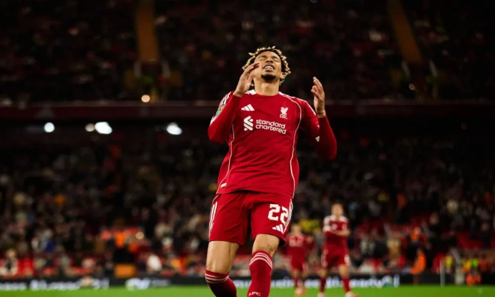 Έντονη κριτική Κάραχερ στη Λίβερπουλ: «Αν δεν πάρει αμυντικό, θα μείνει εκτός από το επόμενο Champions League»