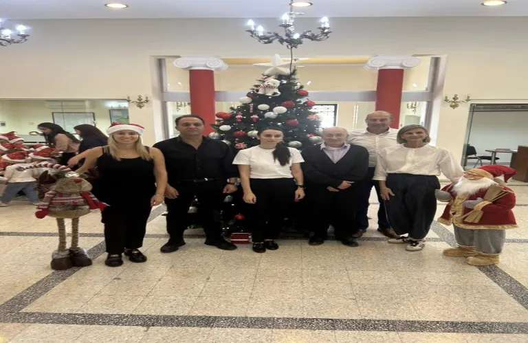 Στολισμός Χριστουγεννιάτικου Δέντρου στο Δημοτικό  Μέγαρο Πάφου