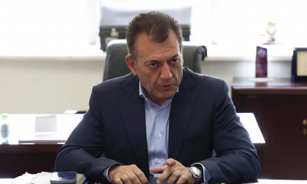 Ο Βρούτσης απαγόρευσε την οργανωμένη μετακίνηση οπαδών του Παναθηναϊκού στις Σέρρες