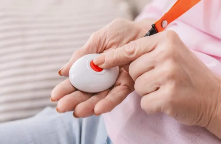 Προς πιλοτική εφαρμογή το «Κόκκινο Κουμπί» - Τι λέει το Παρατηρητήριο Τρίτης Ηλικίας Κύπρου