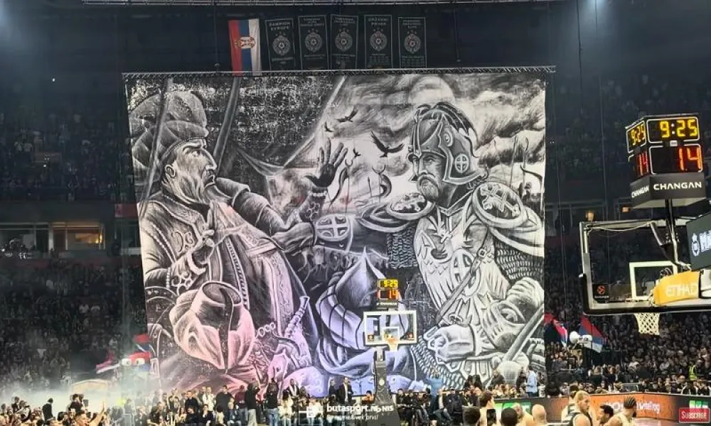 Έξαλλοι στην Τουρκία για το πανό στο ματς Παρτίζαν – Φενέρμπαχτσε