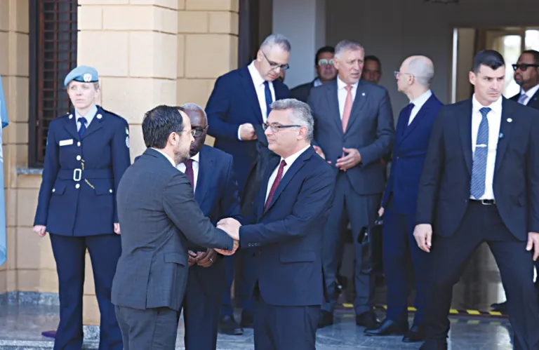 Με ποιους θα πορευθεί ο Πρόεδρος στο Κυπριακό; Το διπλό ταμπλό του Χριστοδουλίδη με τη λύση και τους απορριπτικούς