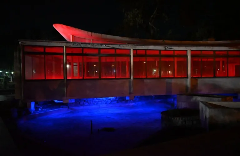 Ξαναγεννιέται το εμβληματικό Περίπτερο Πολυδωρίδη: Άναψε τα φώτα και ανοίγει ξανά τις πόρτες του στο κοινό (ΕΙΚΟΝΕΣ)