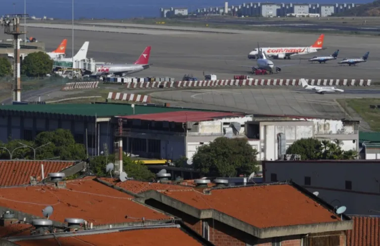 Έξι αεροπορικές εταιρείες ακυρώνουν τις πτήσεις προς και από τη Βενεζουέλα