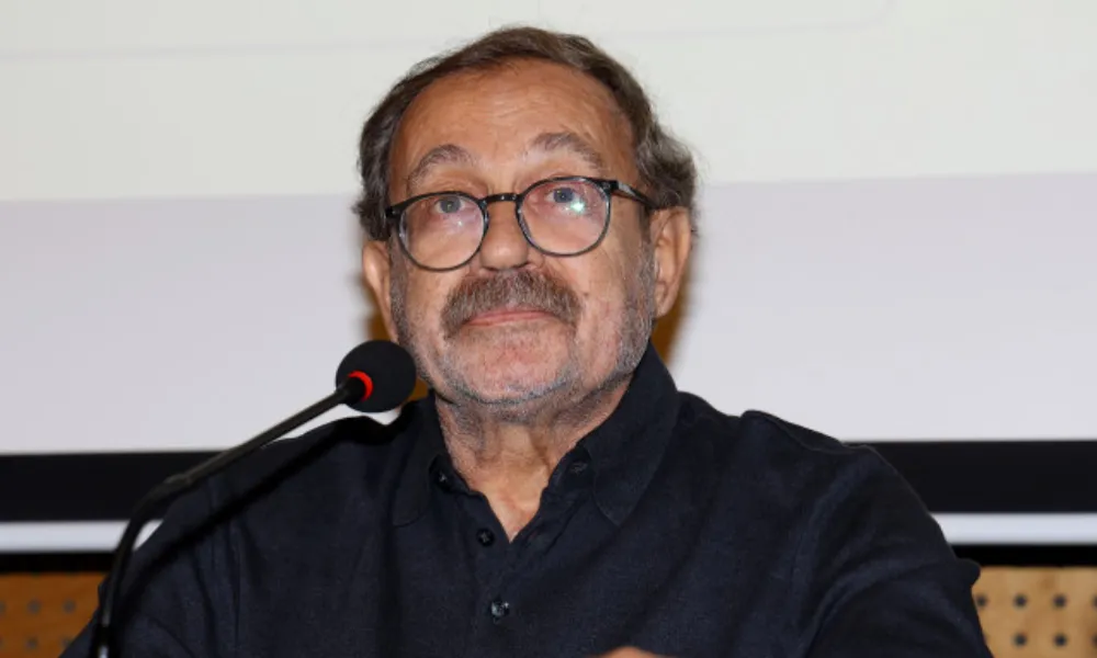 Δημήτρη, οφείλουμενα σου υποκλιθούμε