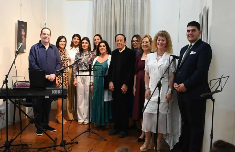 Ο Ντίνος Κουμπάτης στο «Π» -  «Ευτυχώς ο πολιτισμός αντέχει ακόμη»