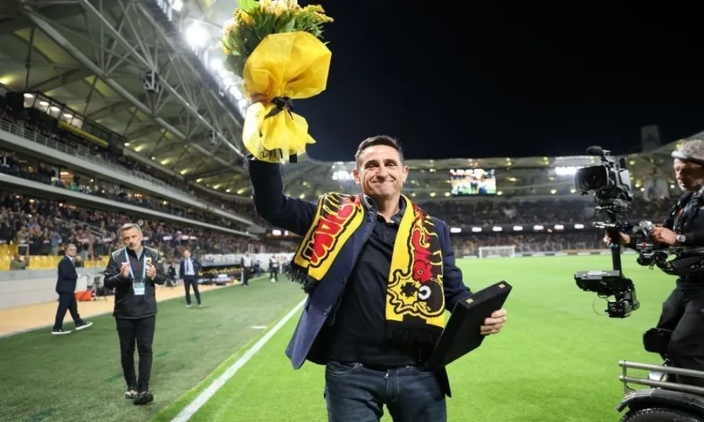 Φωνές για απόλυση Μανόλο στον Άρη, επειδή πήγε στο πέταλο της Αγιά Σοφιάς!